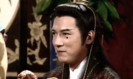 李贺吃瓜看娱乐圈