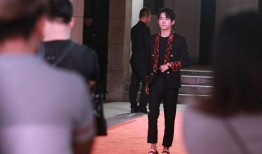 娱乐圈13条爆料,揭秘明星背后的惊人真相！